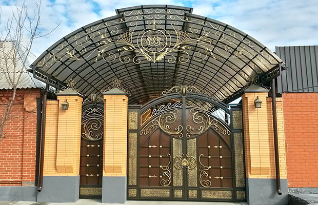 Купить или заказать ворота для дома с навесом - стильные и надежные решения для вашего участка в Петрозаводске от 42500 руб | ВоротМастер-Птр